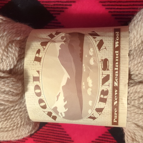 Woolpak Yarn in Kangaroo Color - Picture 2 of 6